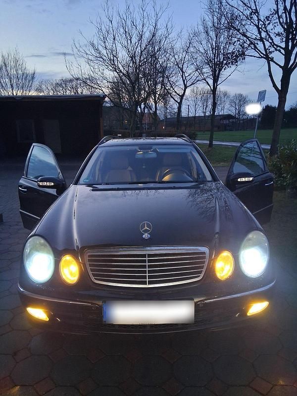 Gebraucht Mercedes E220 150 PS (110 kW) 2006 Schwarz Kombi