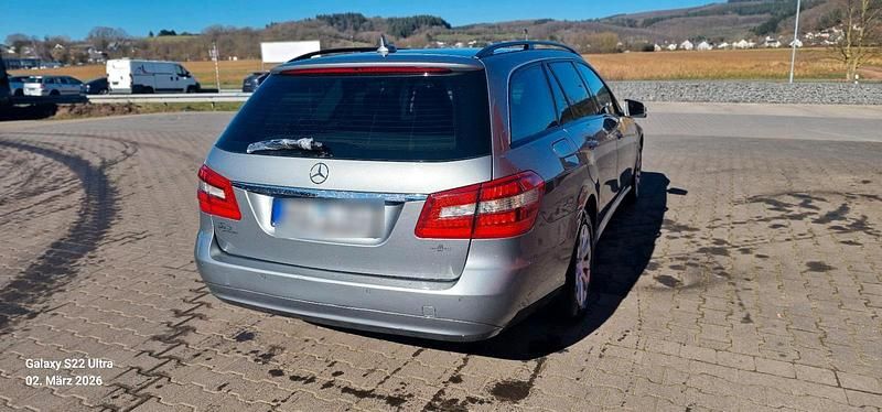 Gebraucht Mercedes E200 136 PS (100 kW) 2012 Grau Kombi
