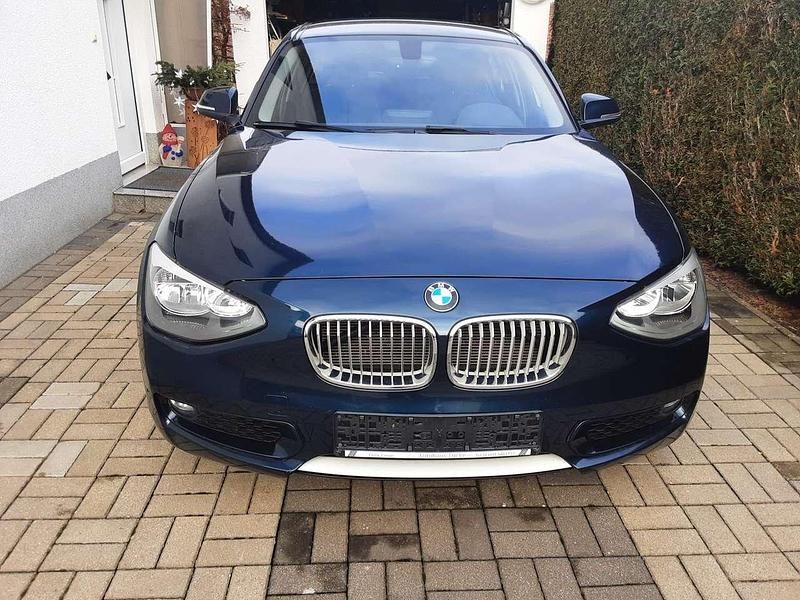 Blau Gebraucht 2011 BMW 118 Urban Line Kleinwagen | 9.000 € (Fairer Preis) - Bild 1/4