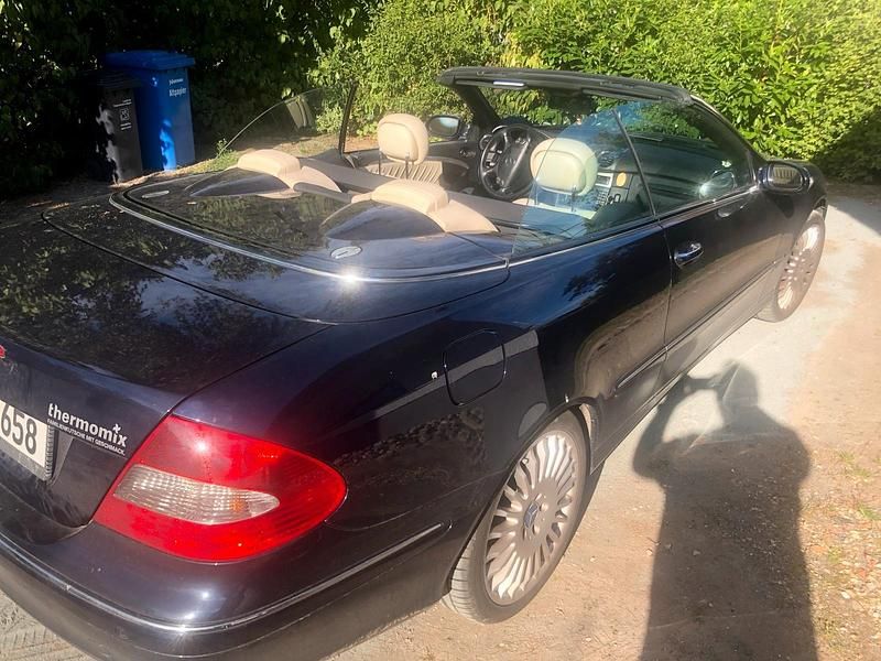 Second-hand Mercedes SLK200 186 CP (136 kW) 2009 Albastru Cabrio