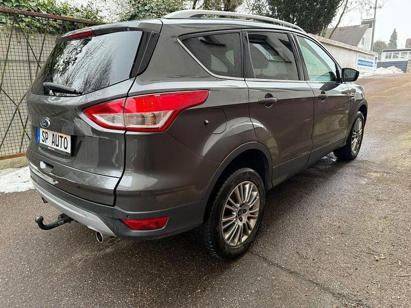 Gebraucht Ford Kuga Titanium 163 PS (119 kW) 2015 Grau SUV
