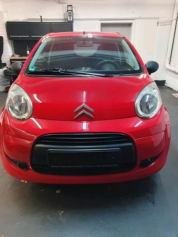 Rot Gebraucht 2011 Citroën C1 Kleinwagen | 2.650 € (Fairer Preis) - Bild 1/4