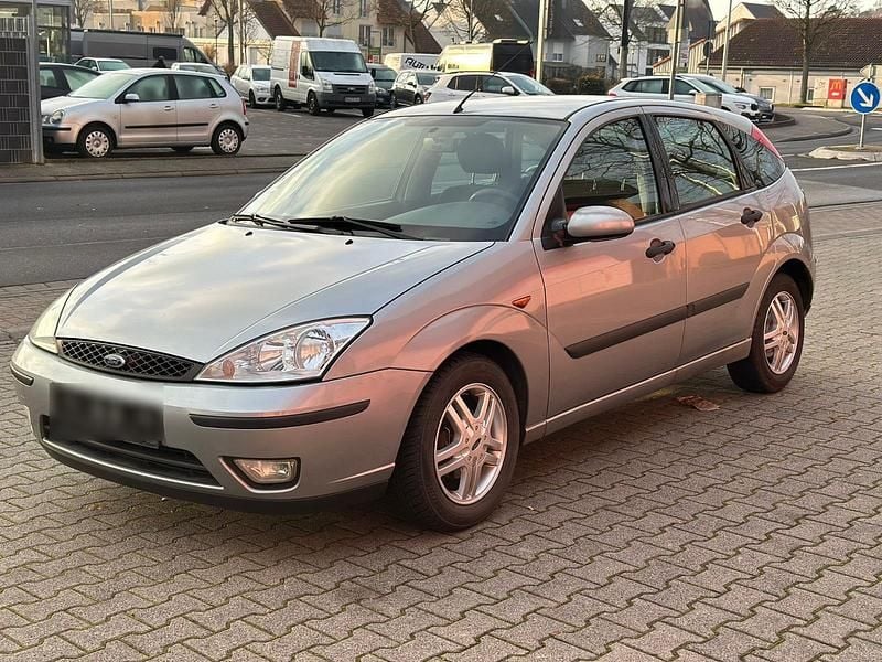 Silber Gebraucht 2004 Ford Focus Kleinwagen | 1.450 € (Fairer Preis) - Bild 1/4
