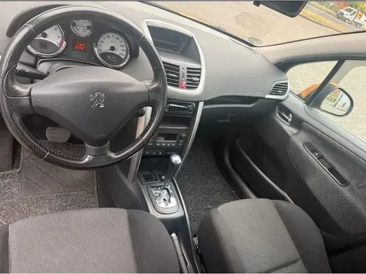 Gebraucht Peugeot 207 120 PS (88 kW) 2007 Orange Limousine
