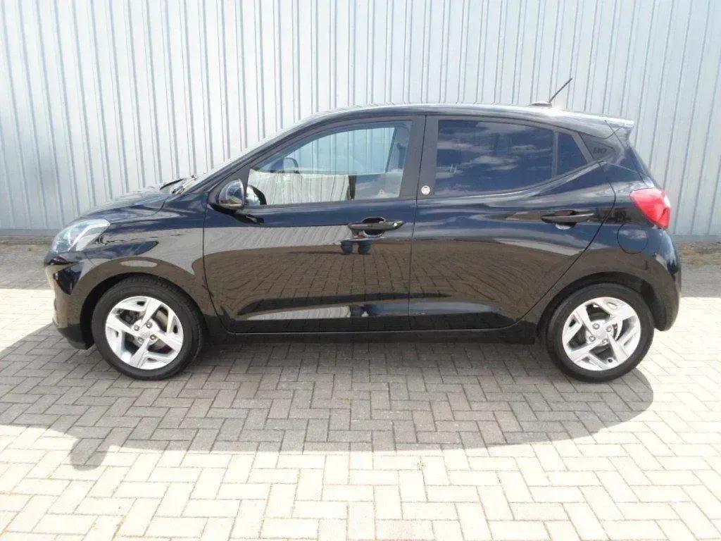 Gebraucht Hyundai i10 Edition 30 67 PS (49 kW) 2021 Schwarz Kleinwagen