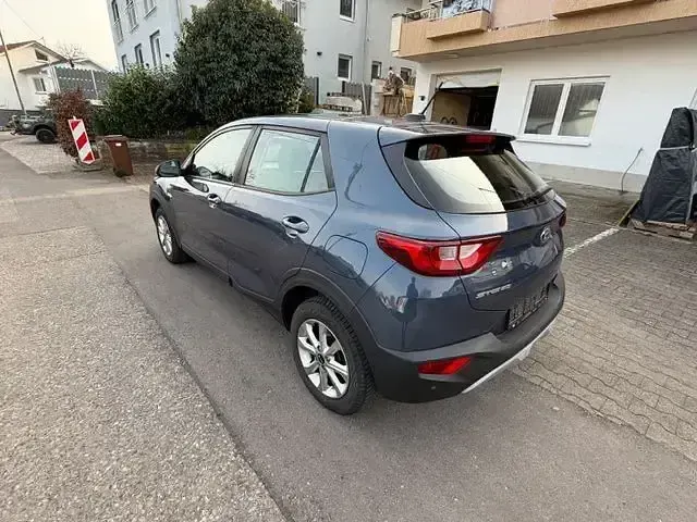 Gebraucht Kia Stonic Edition 7 84 PS (61 kW) 2017 Blau SUV