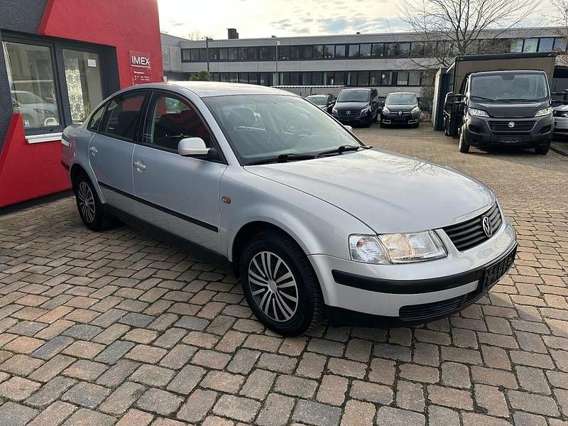 Gebraucht VW Passat Trendline 101 PS (74 kW) 1998 Silber Limousine