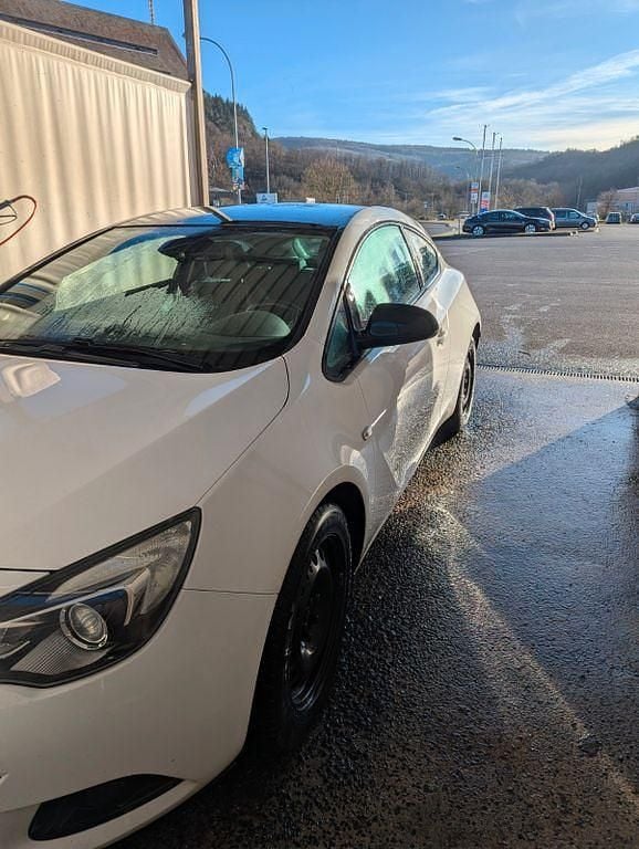 Gebraucht Opel Astra GTC S 136 PS (100 kW) 2016 Weiß Limousine