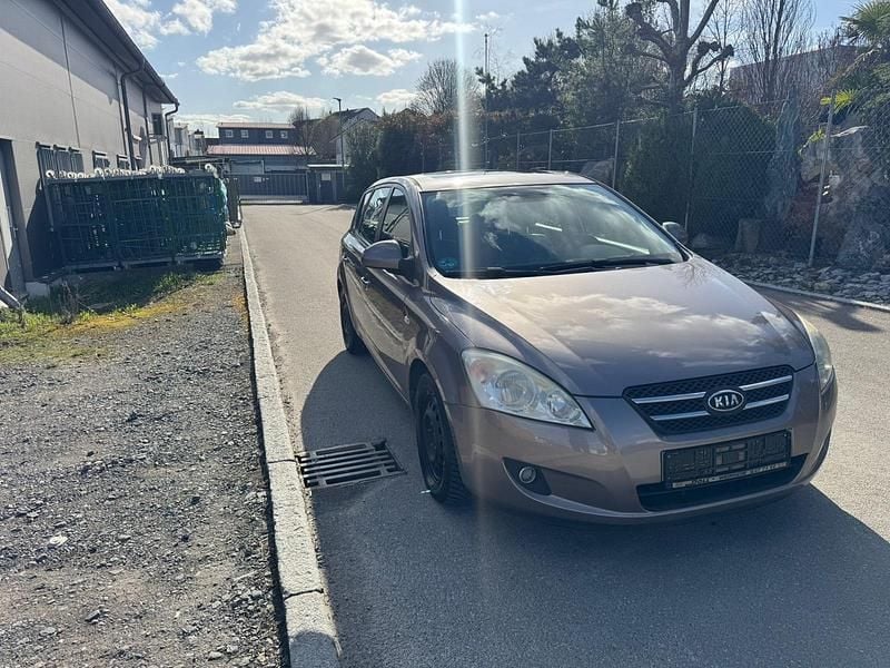 Gebraucht Kia Ceed 2009 Gelb Kleinwagen