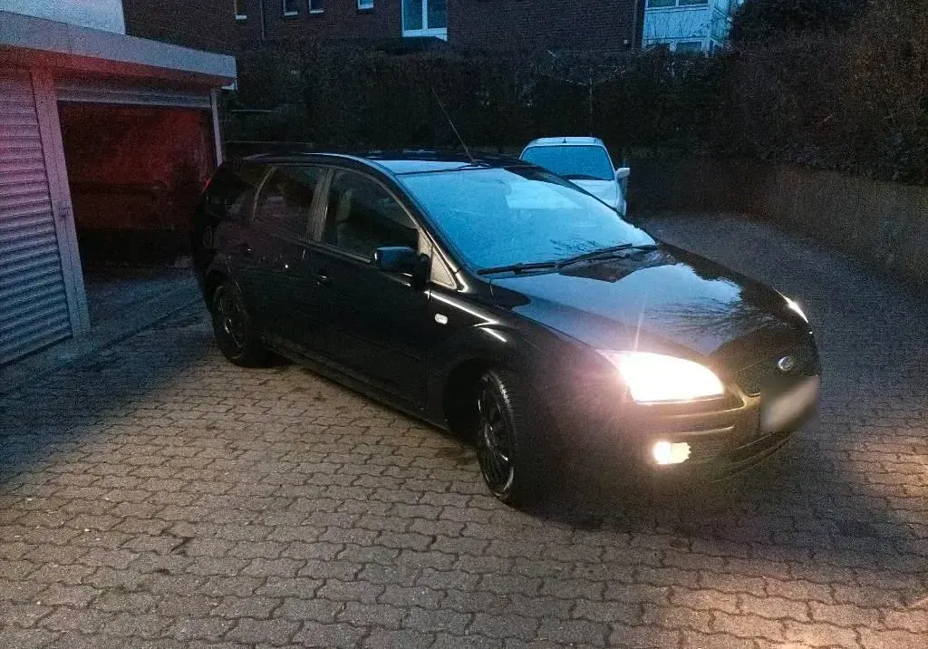 Gebraucht Ford Focus 90 PS (66 kW) 2007 Blau Kombi