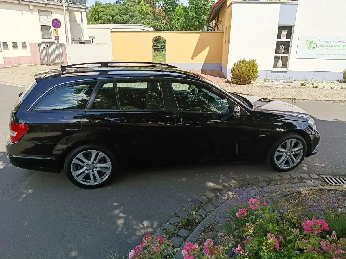 Gebraucht Mercedes C220 170 PS (125 kW) 2012 Schwarz Limousine