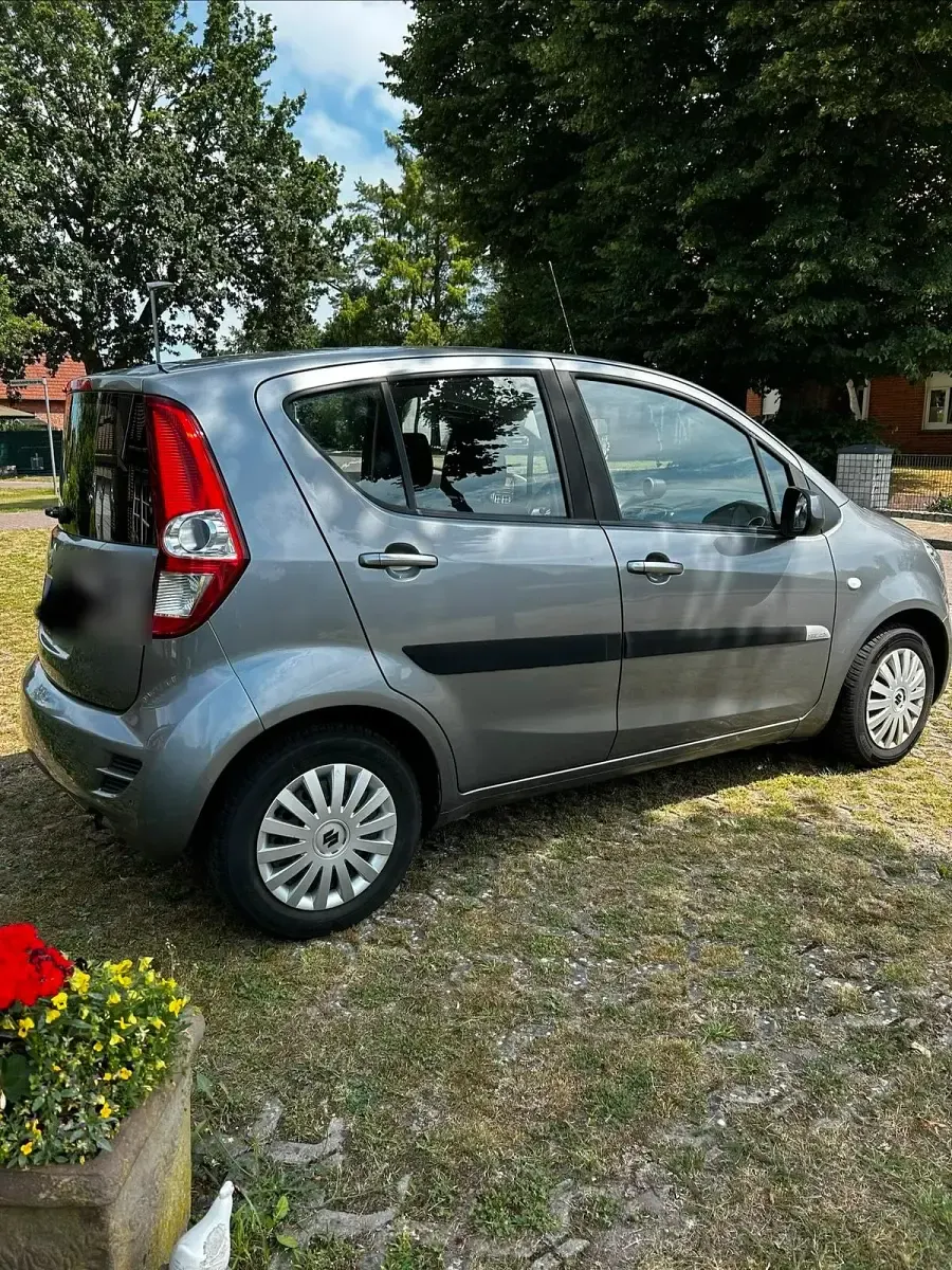 Gebraucht Suzuki Splash 94 PS (69 kW) 2013 Silber Kleinwagen