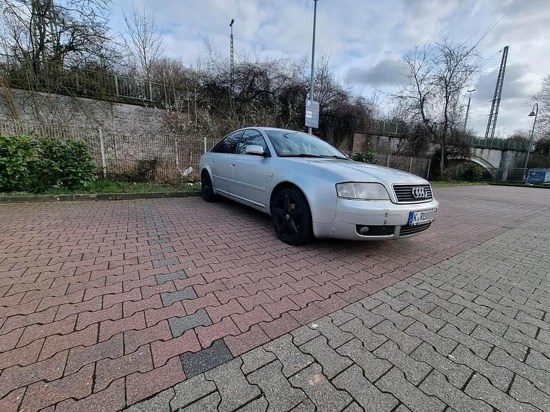 Gebraucht Audi A6 131 PS (96 kW) 2002 Silber Limousine