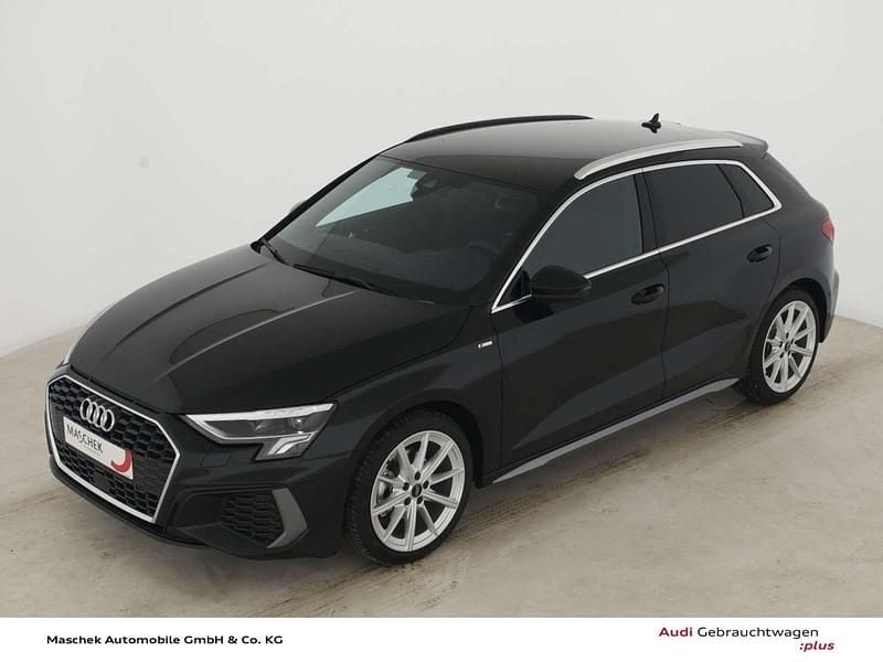 Mythosschwarz metallic Gebraucht 2024 Audi A3 Sportback S-Line Limousine | 34.840 € (Guter Preis) - Bild 1/4