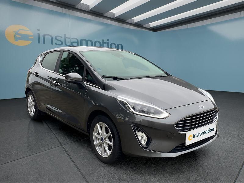 Grau Gebraucht 2021 Ford Fiesta Kleinwagen | 15.299 € (Fairer Preis) - Bild 1/2