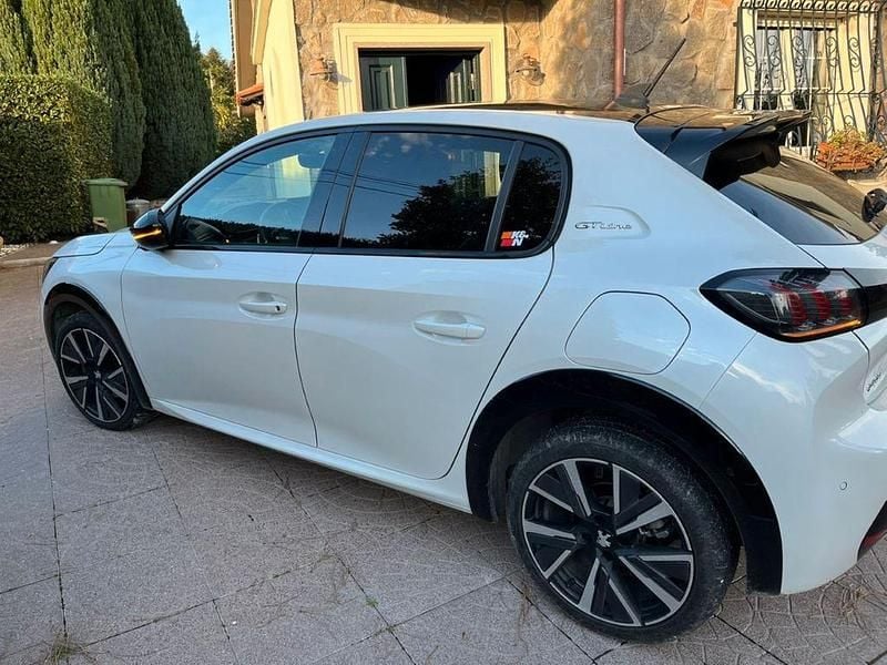 Gebraucht Peugeot 208 Allure 101 PS (74 kW) 2019 Weiß Kleinwagen