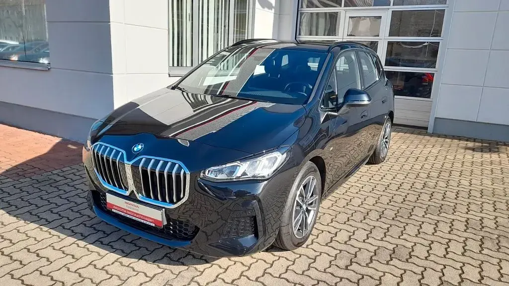 Gebraucht BMW 218 Active Tourer M Sport 136 PS (100 kW) 2025 Schwarz Van / Kleinbus
