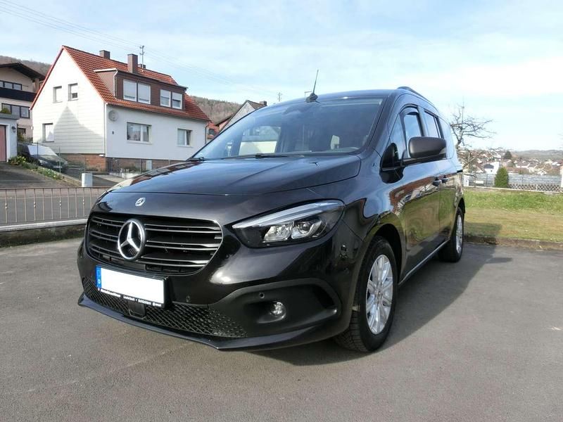 Schwarz Gebraucht 2022 Mercedes Citan 110 Kombi | 23.500 € (Fairer Preis) - Bild 1/4