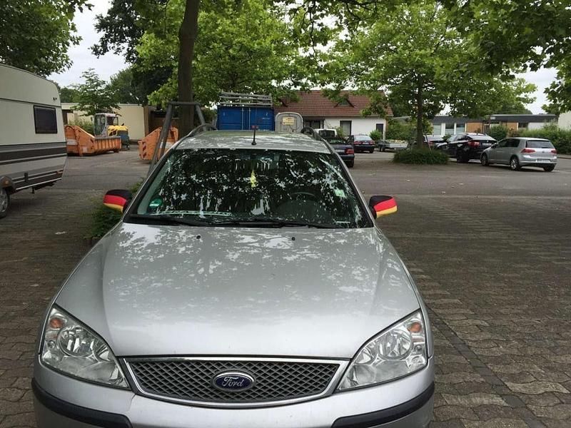 Gebraucht Ford Mondeo Ghia 131 PS (96 kW) 2002 Grau Limousine