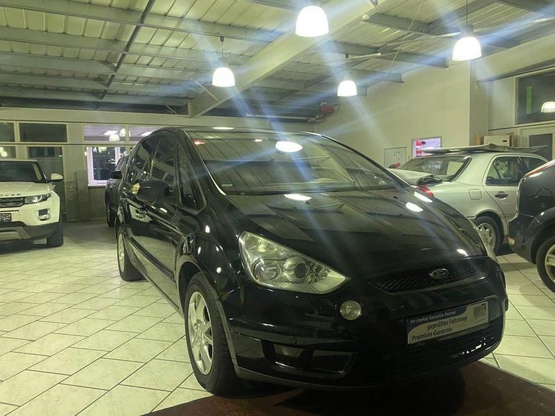 Gebraucht Ford S-MAX Titanium 175 PS (128 kW) 2008 Schwarz Van / Kleinbus