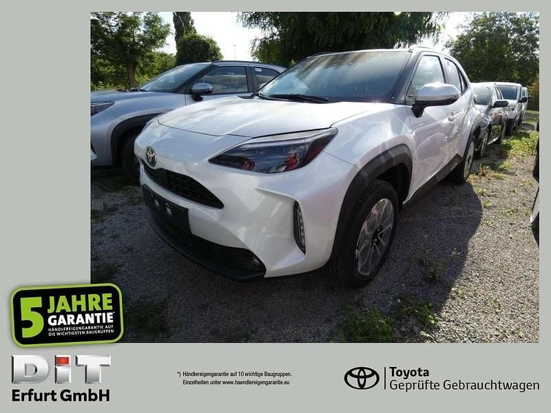 Platinum white pearl mc. Neu 2025 Toyota Yaris Cross SUV | 27.190 € (Guter Preis) - Bild 1/4