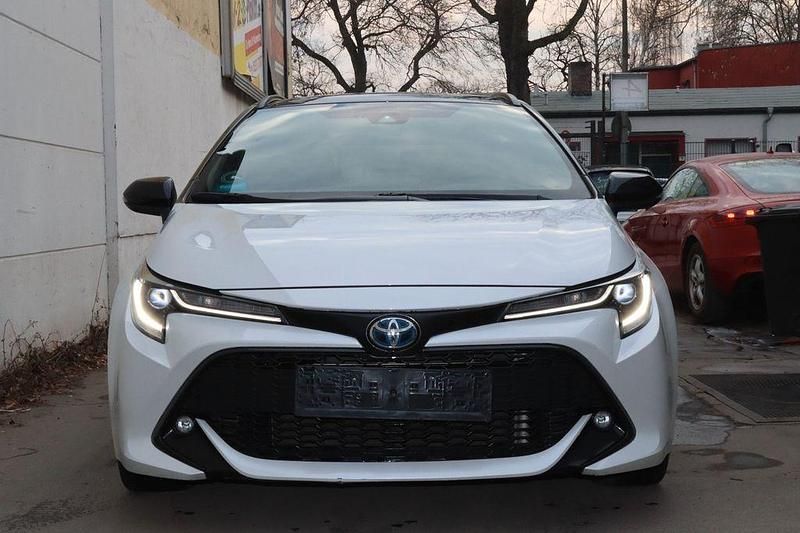 Weiß Gebraucht 2022 Toyota Corolla Basis Kombi | 22.200 € (Fairer Preis) - Bild 1/4