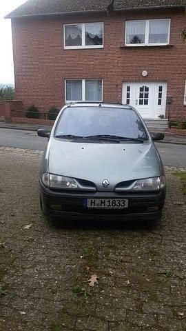 Gebraucht Renault Mégane 101 PS (74 kW) 1998 Grau