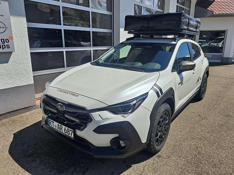 Crystal white pearl Gebraucht 2024 Subaru Crosstrek Comfort SUV | 39.990 € - Bild 1/4