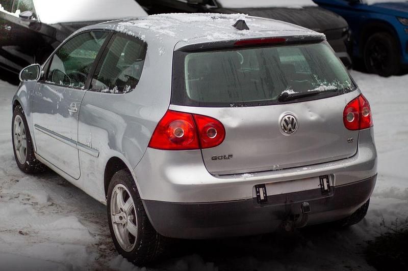 Gebraucht VW Golf Comfortline 102 PS (75 kW) 2005 Grau Limousine