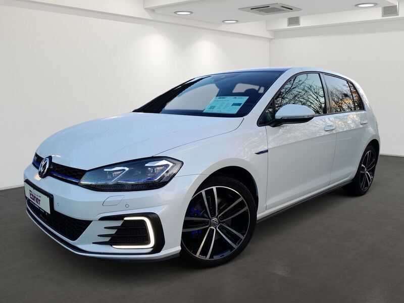 Gebraucht VW Golf VII Edition 204 PS (150 kW) 2020 Oryxwhite perlmutteffekt Limousine