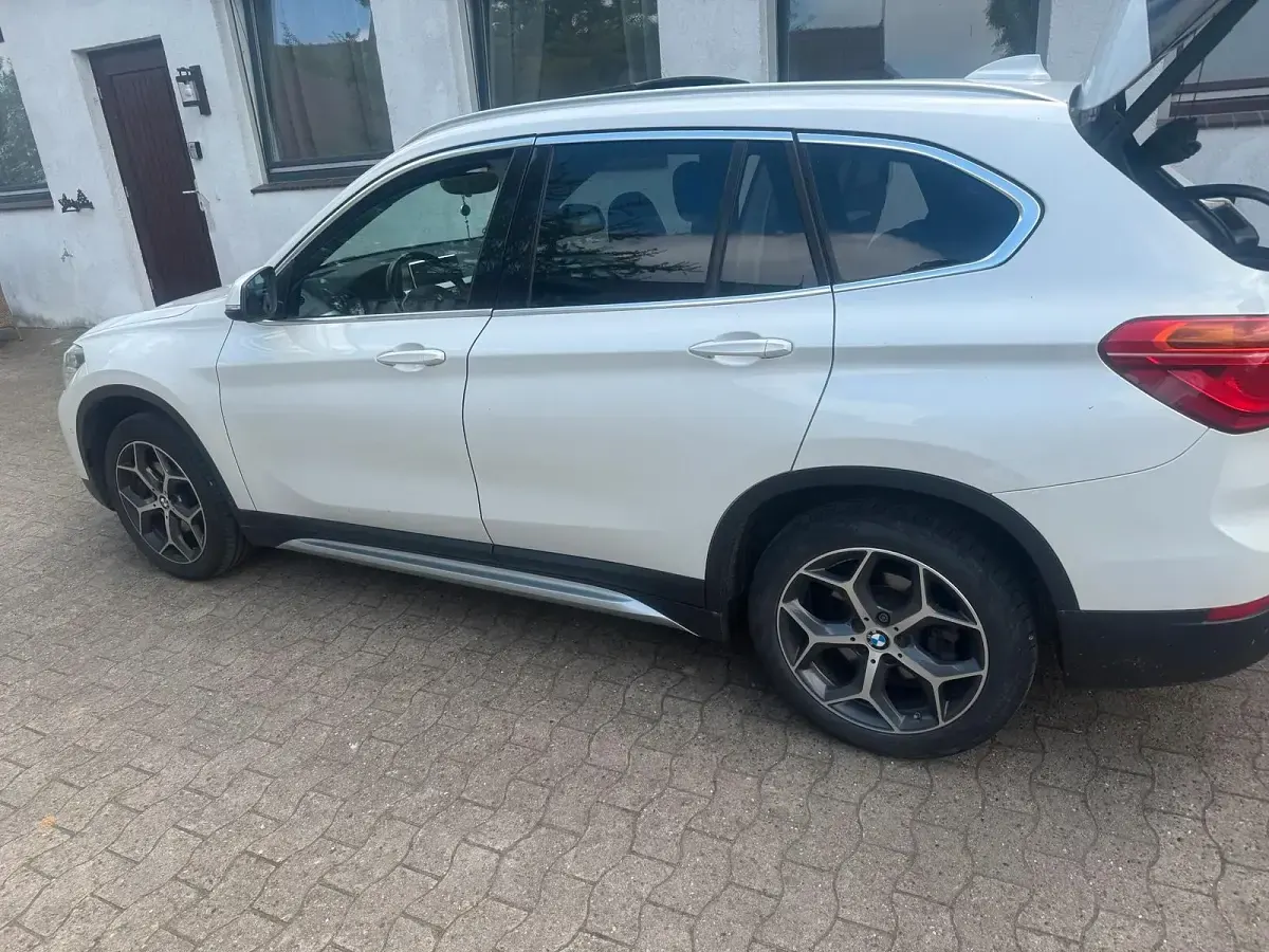 Używany BMW X1 231 KM (169 kW) 2017 Biały SUV