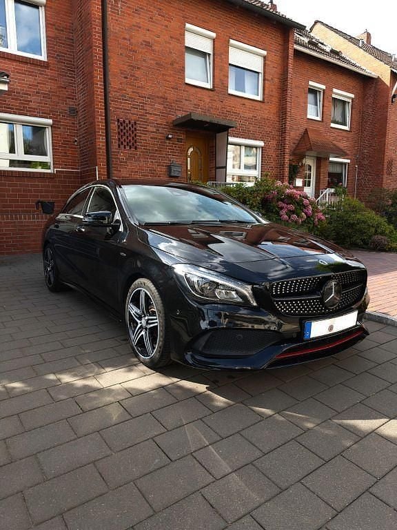 Schwarz Gebraucht 2016 Mercedes CLA250 AMG Limousine | 22.500 € (Fairer Preis) - Bild 1/4