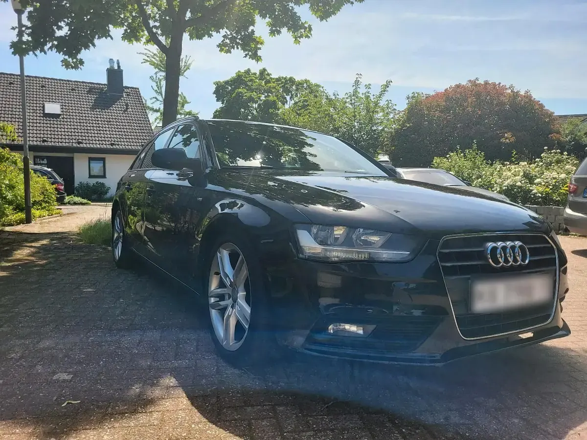 Używany Audi A4 S-line plus 180 KM (132 kW) 2012 Czarny Kombi