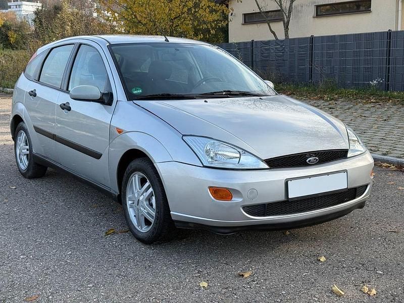Gebraucht Ford Focus 101 PS (74 kW) 2001 Silber Limousine