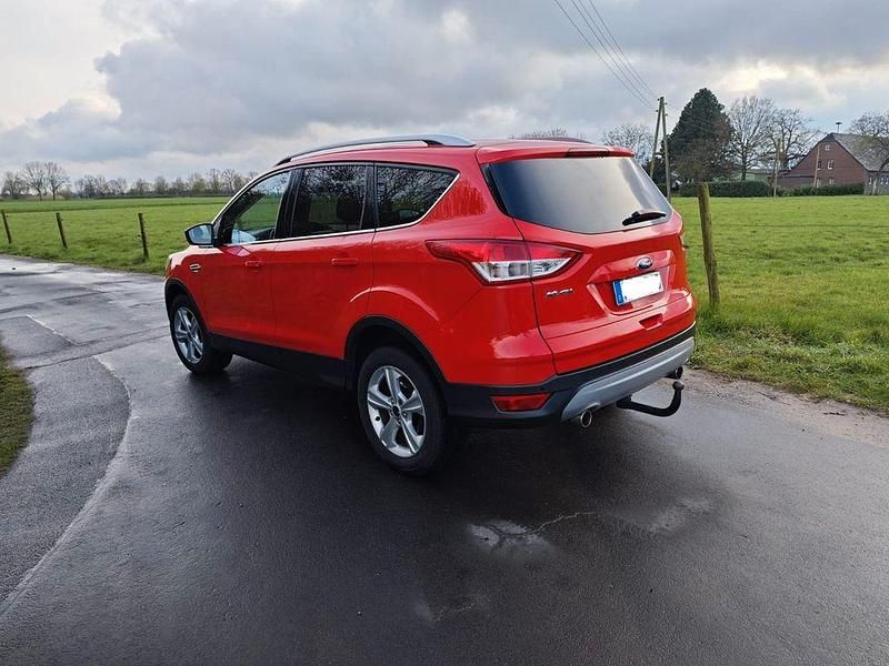 Gebraucht Ford Kuga Titanium 150 PS (110 kW) 2015 Rot SUV