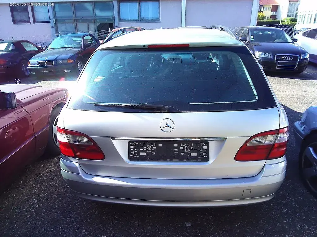 Gebraucht Mercedes E220 150 PS (110 kW) 2005 Silber Limousine