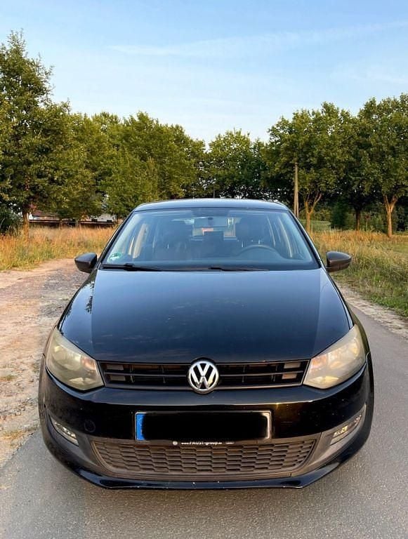 Schwarz Gebraucht 2010 VW Polo Team Limousine | 5.900 € (Fairer Preis) - Bild 1/4