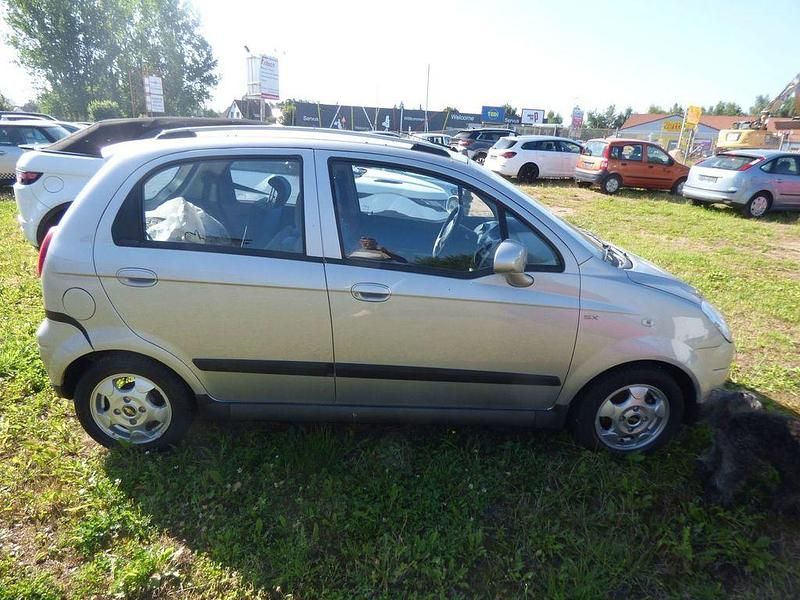 Gebraucht Chevrolet Matiz SX 67 PS (49 kW) 2009 Silber Kleinwagen