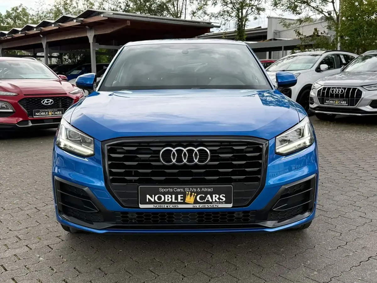 Gebraucht Audi Q2 Ambiente 150 PS (110 kW) 2019 Arablau kristalleffekt SUV