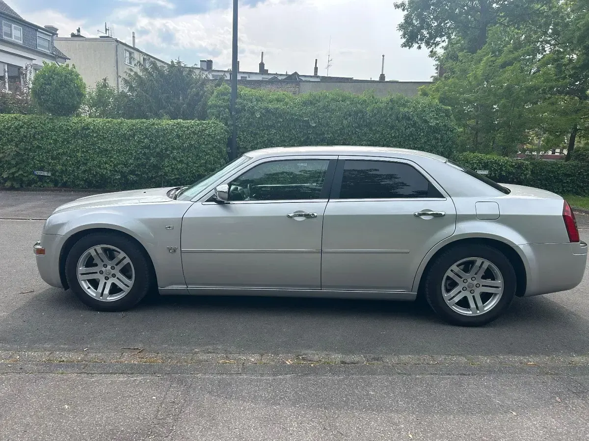 Gebraucht Chrysler 300C 218 PS (160 kW) 2008 Silber Limousine