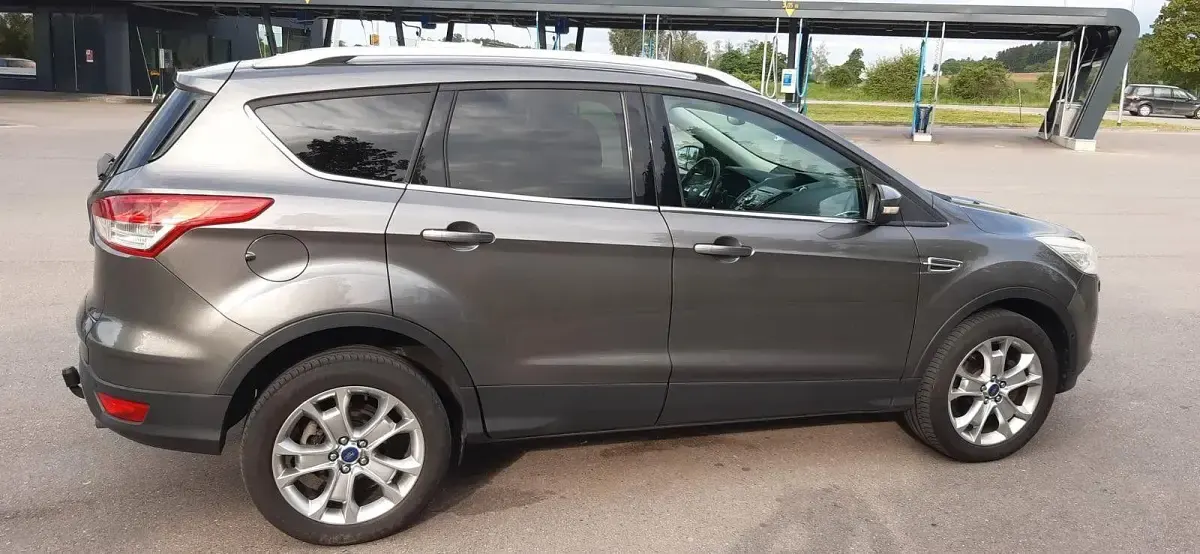 Gebraucht Ford Kuga Titanium 163 PS (119 kW) 2014 Grau SUV