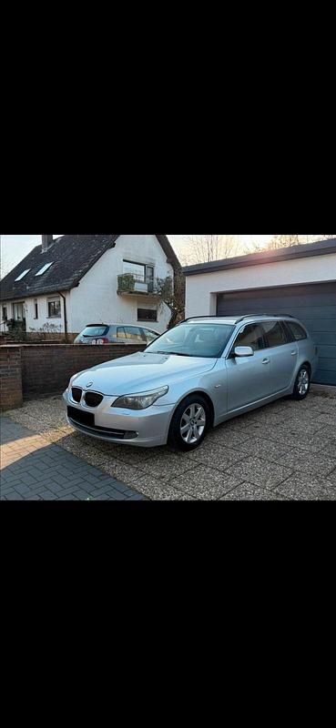Gebraucht BMW 520 177 PS (130 kW) 2008 Silber Kombi