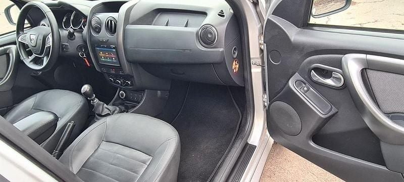 Gebraucht Dacia Duster Prestige 125 PS (91 kW) 2017 Silber SUV