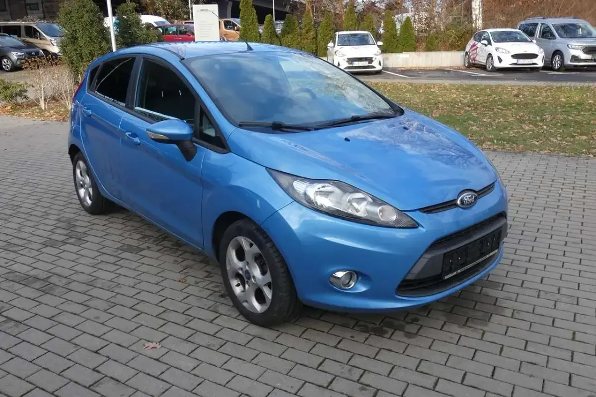 Gebraucht Ford Fiesta Trend 82 PS (60 kW) 2012 Visionblau Limousine
