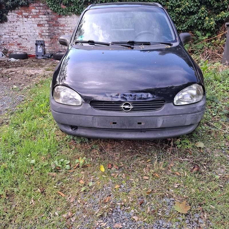 Schwarz Gebraucht 1998 Opel Corsa Kleinwagen | 950 € - Bild 1/4