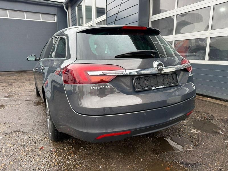 Gebraucht Opel Insignia Edition 163 PS (119 kW) 2013 Grau Kombi