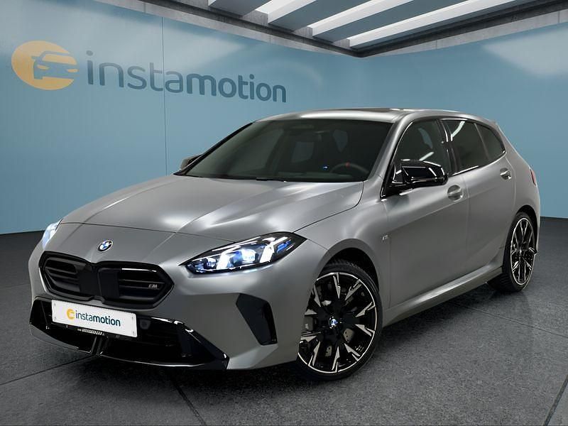 Grau Gebraucht 2024 BMW M135 M Sport Kleinwagen | 47.849 € - Bild 1/4