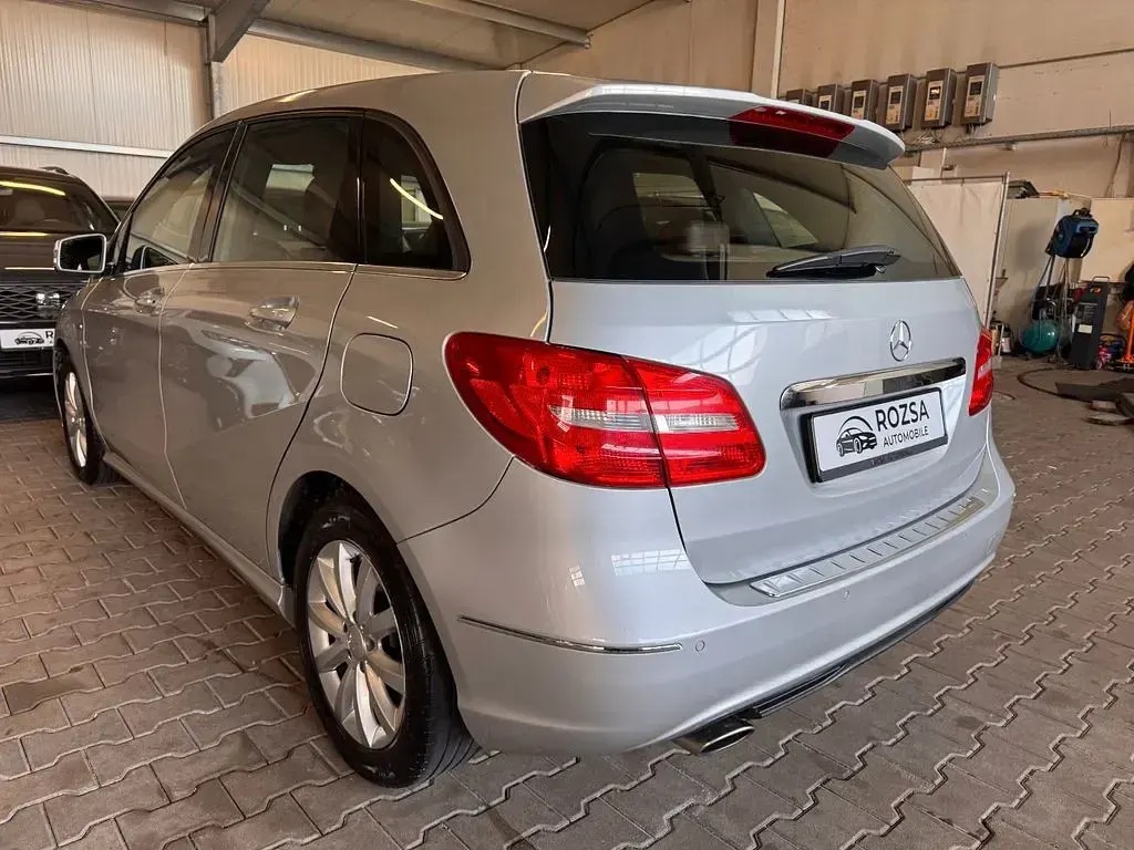 Gebraucht Mercedes B200 156 PS (114 kW) 2012 Silber Kleinwagen