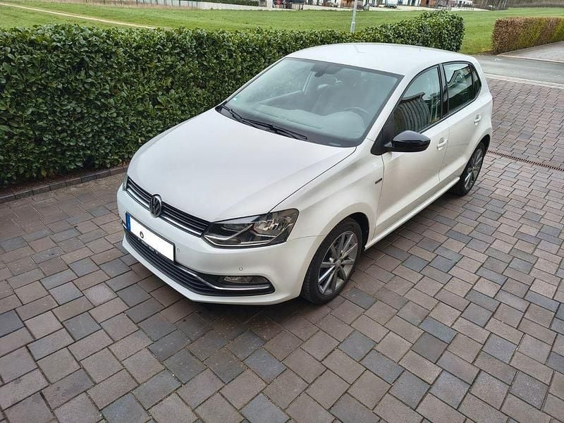 Gebraucht VW Polo 90 PS (66 kW) 2015 Weiß Limousine