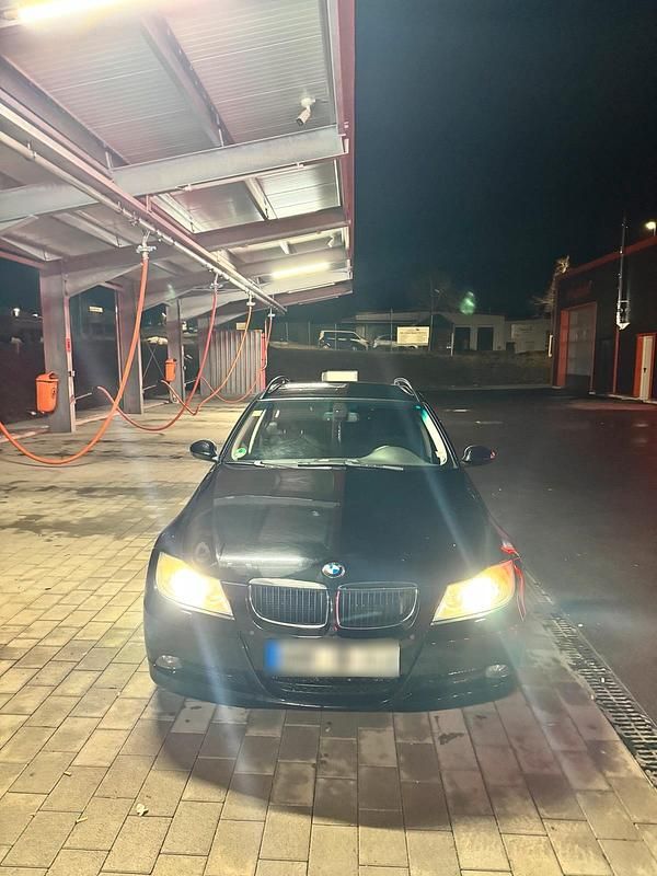 Gebraucht BMW 320 163 PS (119 kW) 2006 Schwarz Kombi